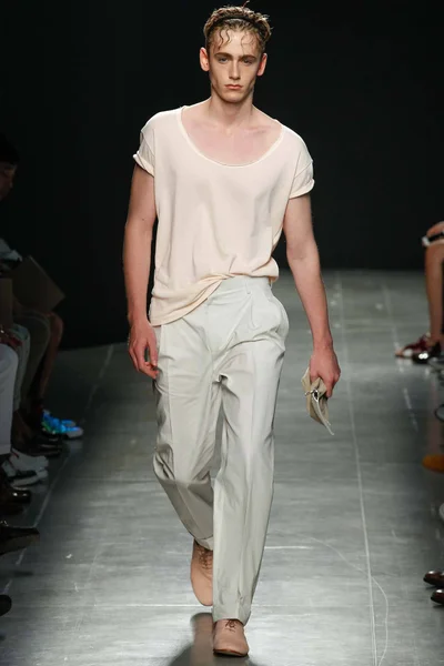 Look 20
